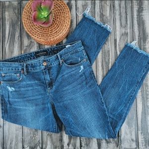 Lucky Brand Lolita Crop Distressed Jeans